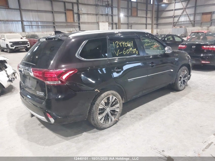 JA4J24A5XJZ609393 2018 MITSUBISHI OUTLANDER photo no. 4