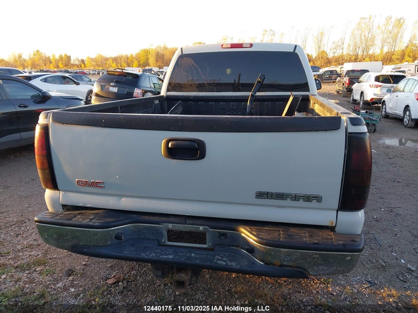 1GTGK23U44F171081 2004 GMC SIERRA photo no. 17