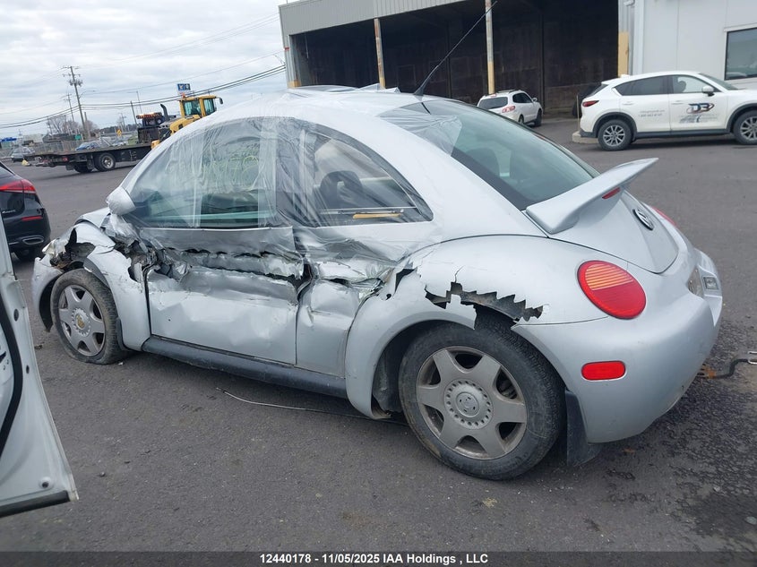 2000 Volkswagen Beetle VIN: 3VWCA21C8YM414230 Lot: 12440178