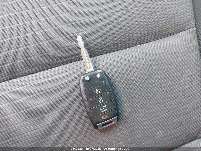 3KPFL4A79HE038575 2017 KIA FORTE photo no. 11