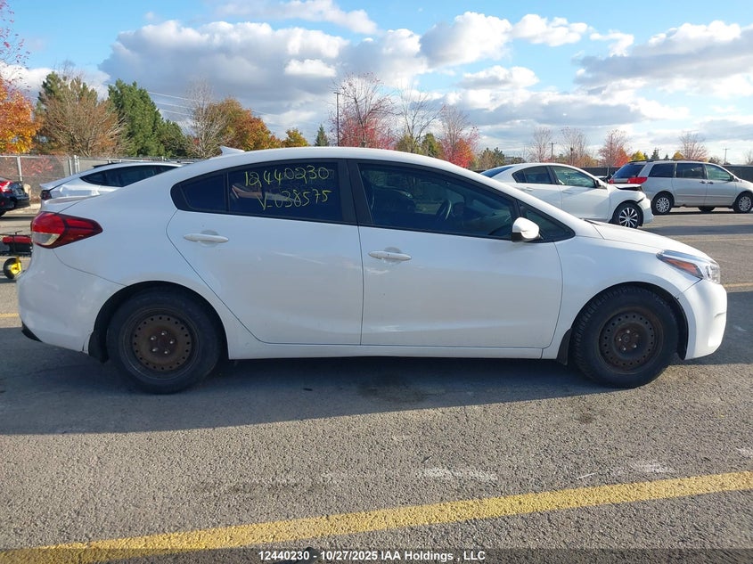 3KPFL4A79HE038575 2017 KIA FORTE photo no. 13
