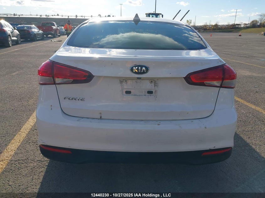 3KPFL4A79HE038575 2017 KIA FORTE photo no. 16