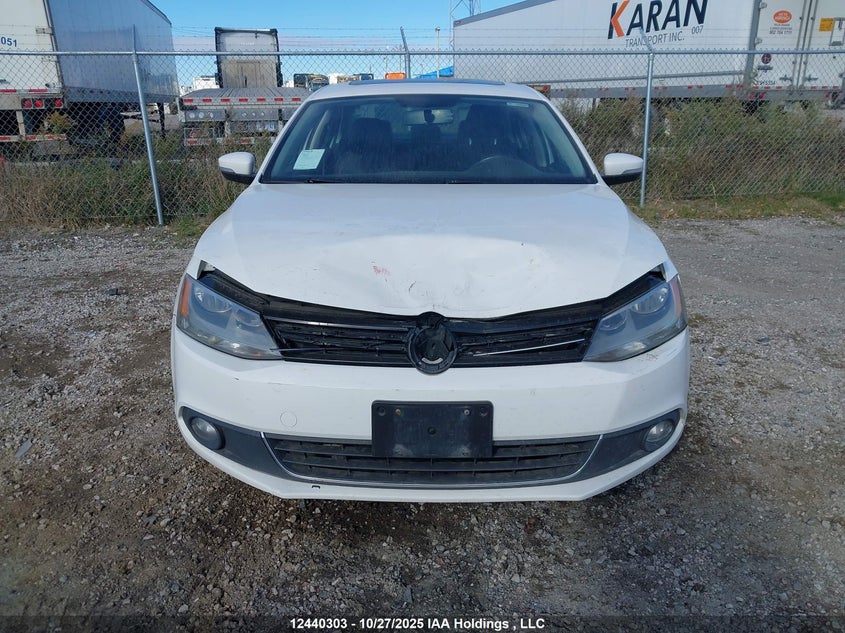 3VWLX7AJ3CM402991 2012 VOLKSWAGEN JETTA photo no. 11