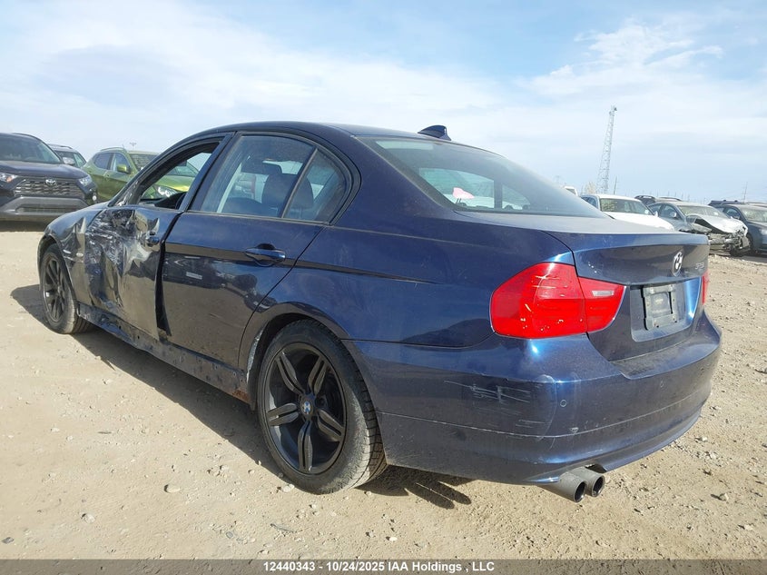WBAPK7C50BF085170 2011 BMW 3ER photo no. 3