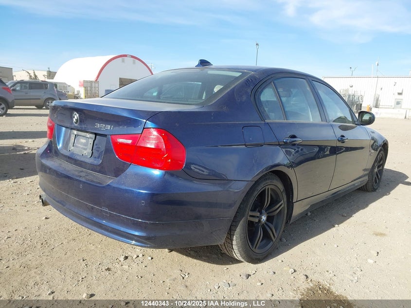 WBAPK7C50BF085170 2011 BMW 3ER photo no. 4