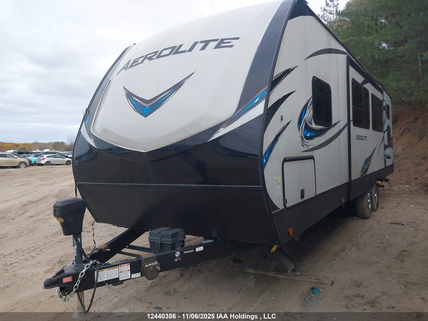 4YDT28423JP911009 2018   photo no. 2