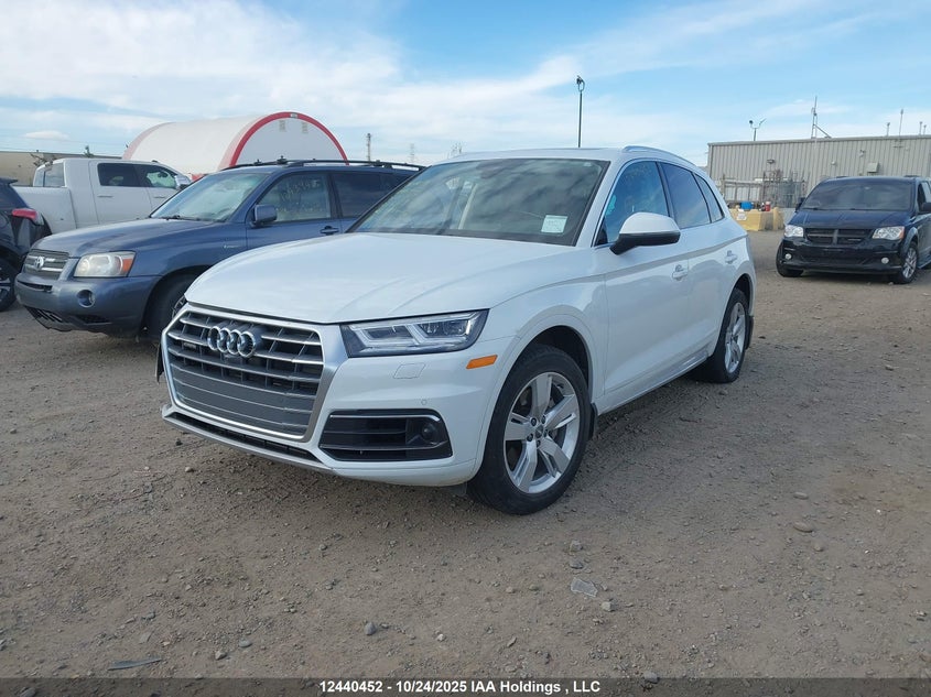 WA1CNAFY1J2212729 2018 AUDI Q5 photo no. 2