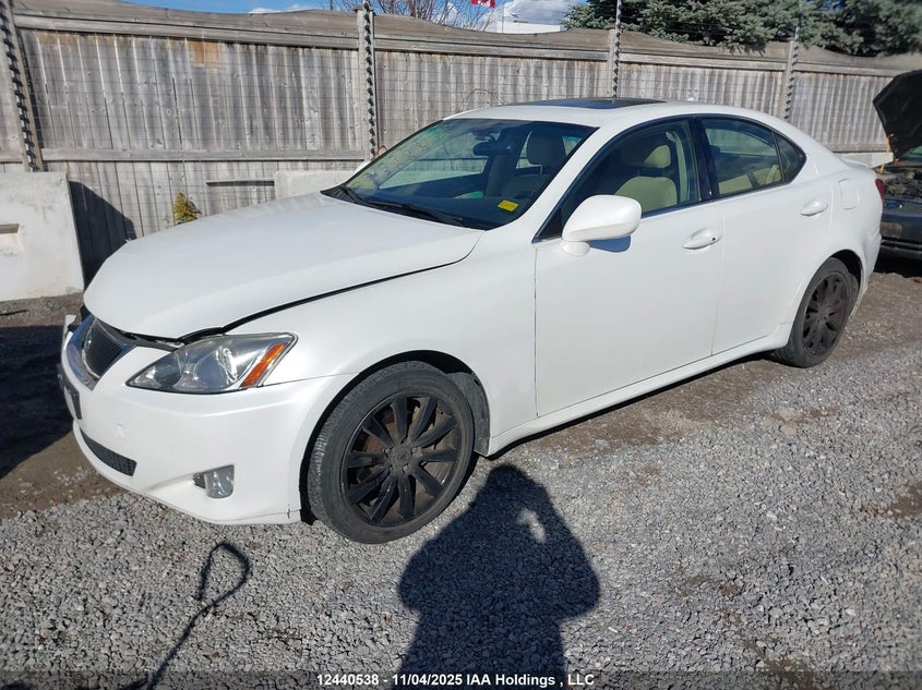 JTHCK262572014033 2007 LEXUS IS photo no. 2