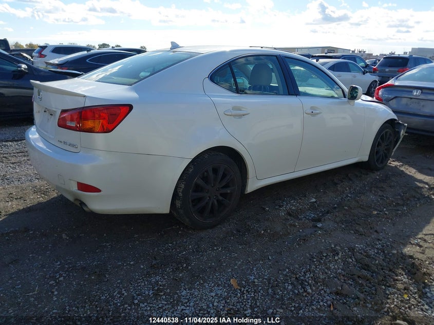 JTHCK262572014033 2007 LEXUS IS photo no. 4