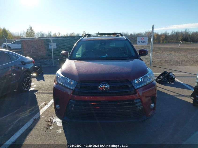 2018 Toyota Highlander VIN: 5TDJZRFH0JS527143 Lot: 12440592