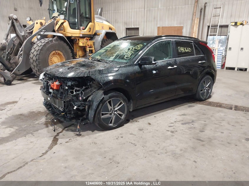 KNDCT3L12P5054925 2023 KIA NIRO photo no. 2
