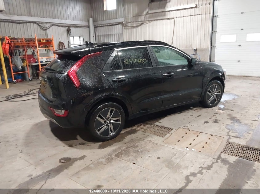 KNDCT3L12P5054925 2023 KIA NIRO photo no. 4