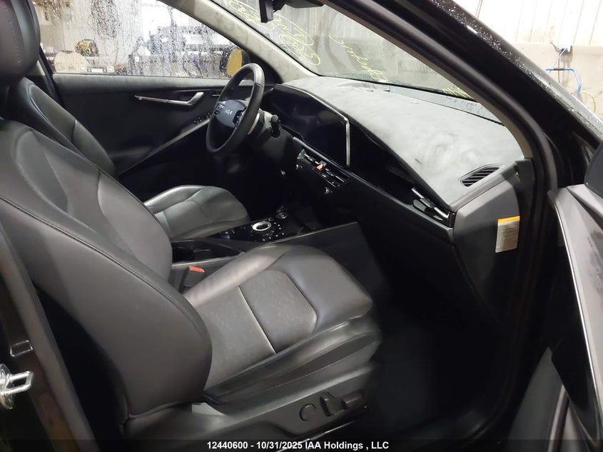 KNDCT3L12P5054925 2023 KIA NIRO photo no. 5