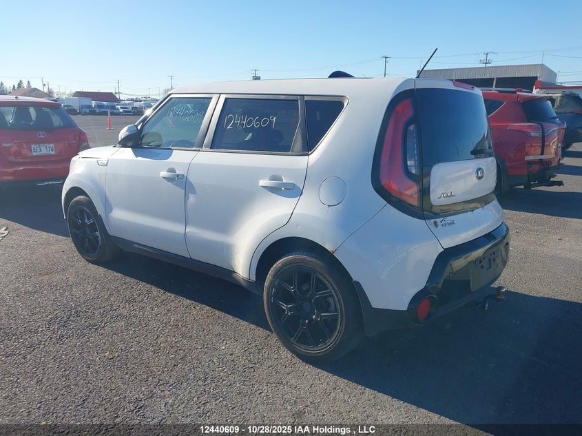 KNDJN2A21F7157487 2015 KIA SOUL photo no. 3