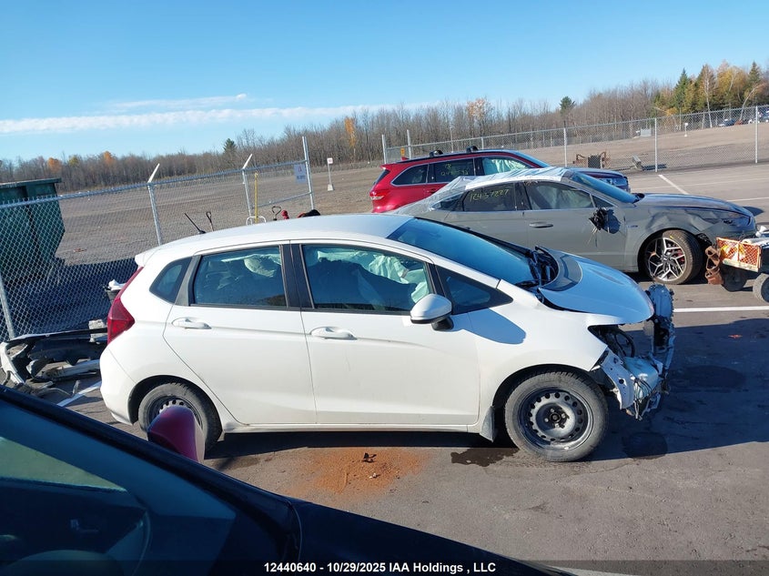 3HGGK5H58JM102524 2018 HONDA FIT photo no. 14