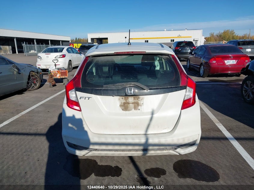 3HGGK5H58JM102524 2018 HONDA FIT photo no. 17
