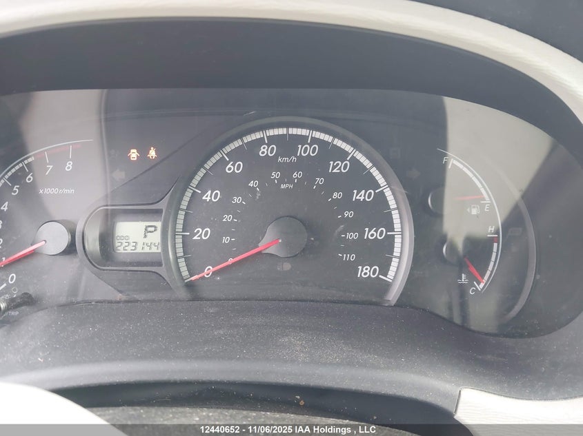 5TDZK3DC0BS146647 2011 TOYOTA SIENNA photo no. 7