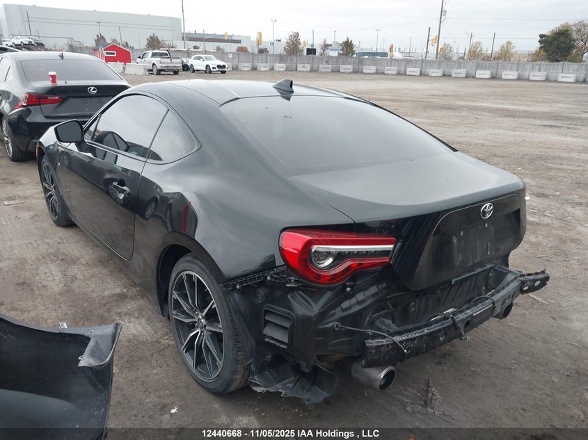 JF1ZNAA16H8709590 2017 TOYOTA GT86 photo no. 3