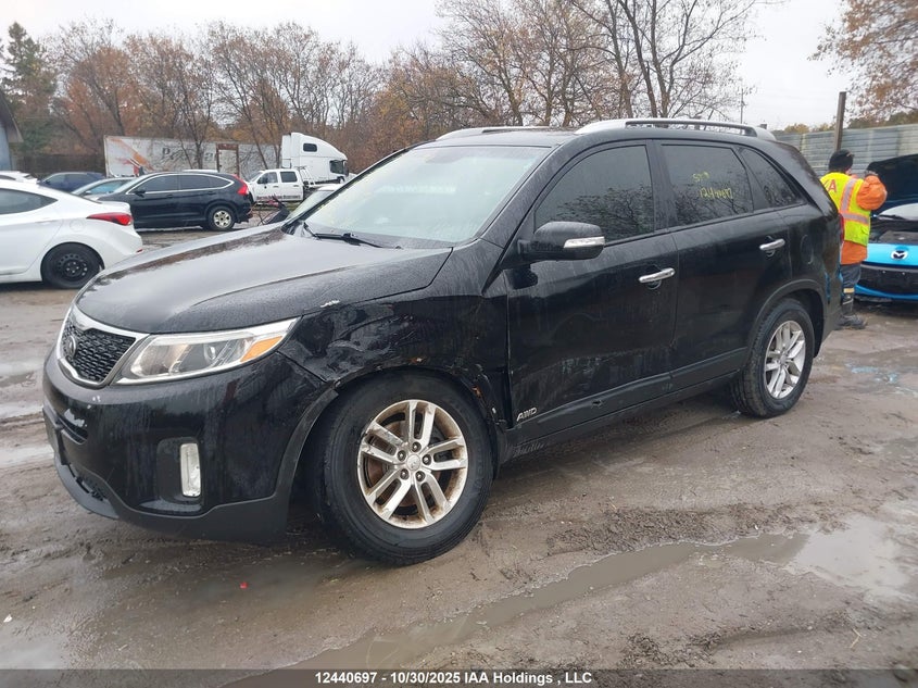 5XYKTDA72FG567705 2015 KIA SORENTO photo no. 2