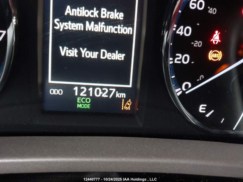 2018 Toyota Rav4 Le VIN: 2T3BFREV6JW786951 Lot: 12440777