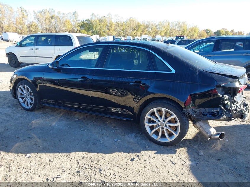 WAUBNAF46JA097482 2018 AUDI A4 photo no. 14