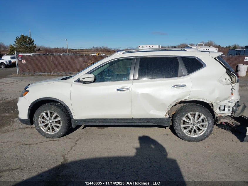 5N1AT2MV4HC851284 2017 NISSAN ROGUE photo no. 15