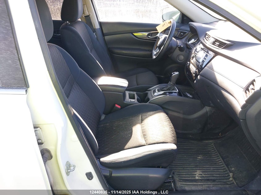 5N1AT2MV4HC851284 2017 NISSAN ROGUE photo no. 5