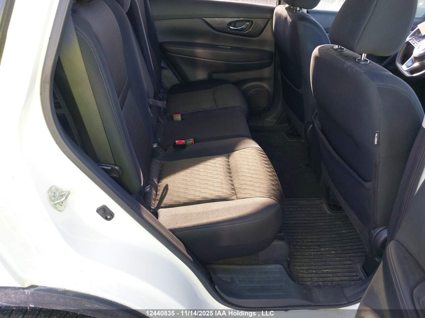 5N1AT2MV4HC851284 2017 NISSAN ROGUE photo no. 8