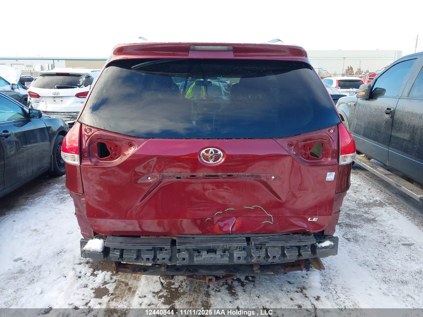 5TDKK3DC0BS034593 2011 TOYOTA SIENNA photo no. 17