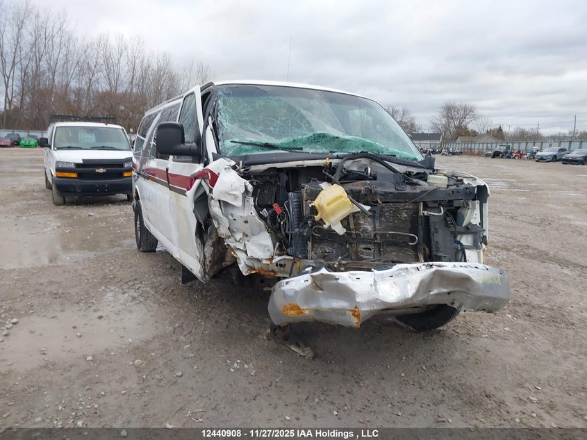 1GTW7BFG5G1207185 2016 GMC Savana G2500 auction photo 1