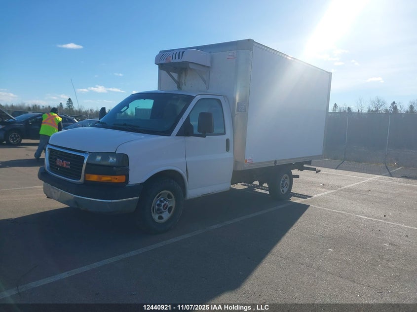 1GD07RFF3H1141707 2017 GMC SAVANA photo no. 2