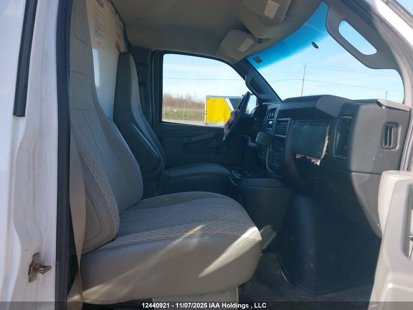 2017 GMC Savana Cutaway G3500 VIN: 1GD07RFF3H1141707 Lot: 12440921