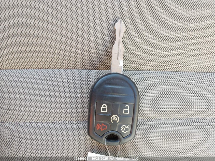 2013 Ford Taurus Se VIN: 1FAHP2D81DG215805 Lot: 12440938