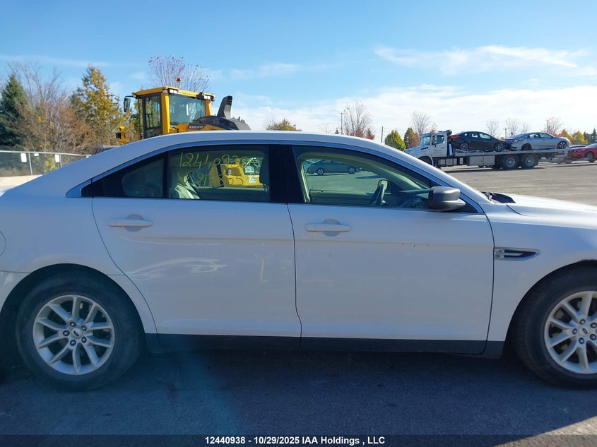 2013 Ford Taurus Se VIN: 1FAHP2D81DG215805 Lot: 12440938