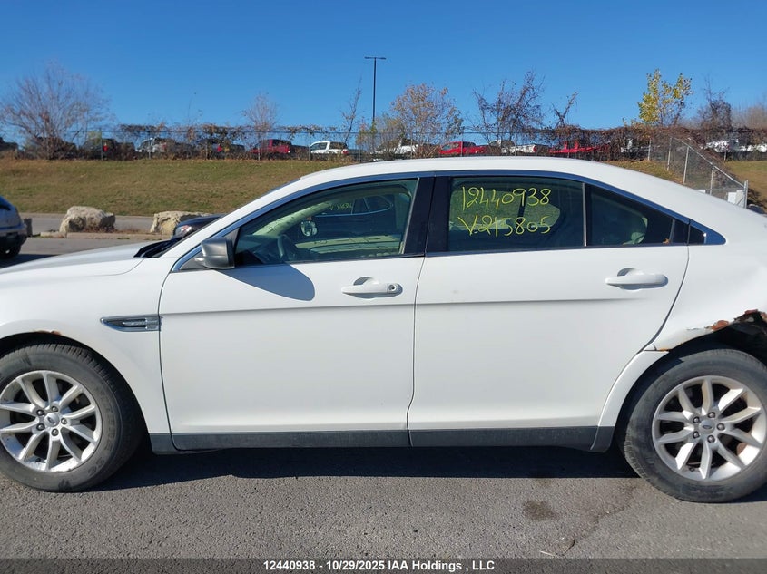 2013 Ford Taurus Se VIN: 1FAHP2D81DG215805 Lot: 12440938