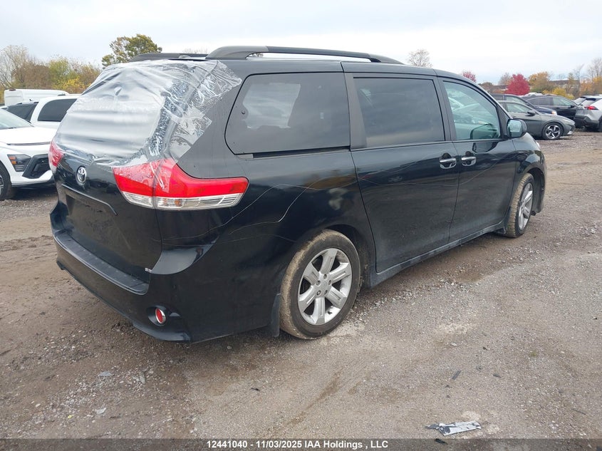 5TDXK3DC2FS568559 2015 TOYOTA SIENNA photo no. 4