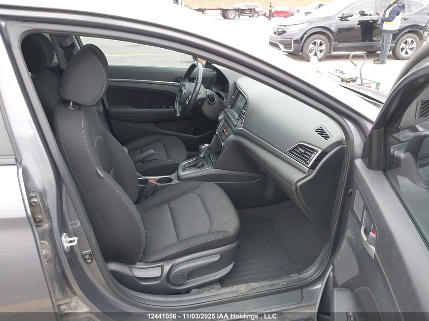 KMHD84LF8JU649102 2018 HYUNDAI ELANTRA photo no. 5