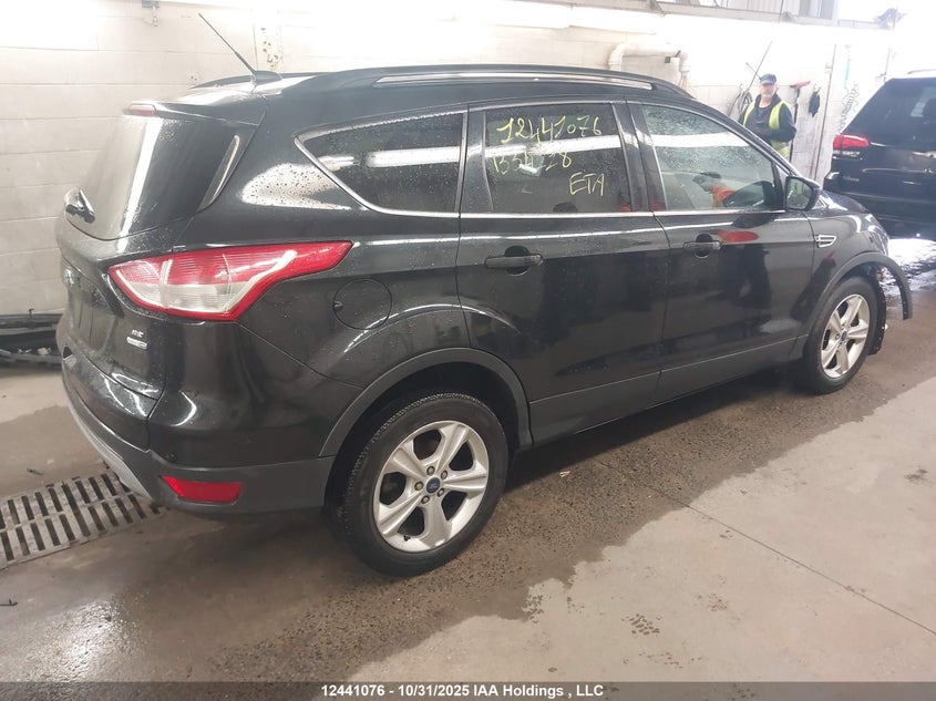 1FMCU9GX3FUB34118 2015 FORD ESCAPE photo no. 4
