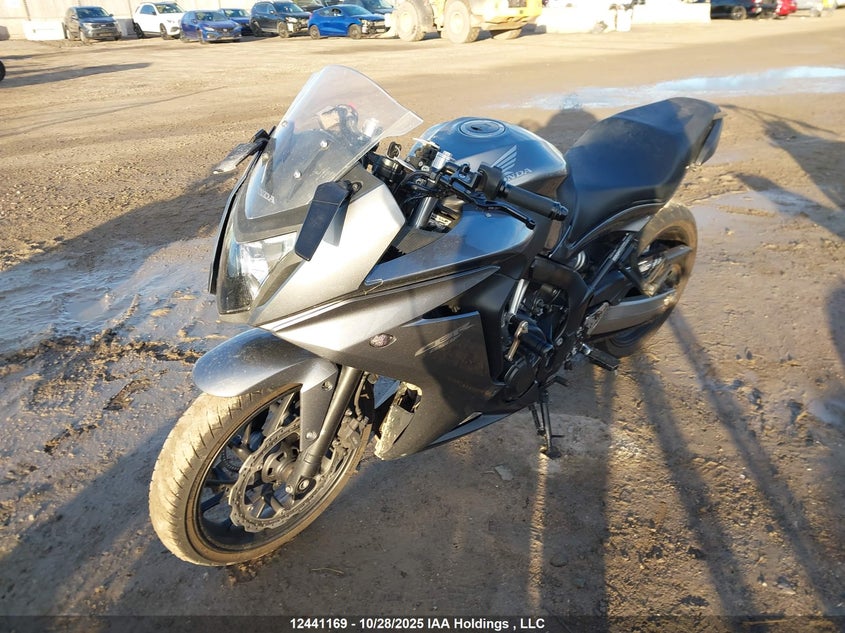 MLHRC7464F5100150 2015 HONDA CBR photo no. 2