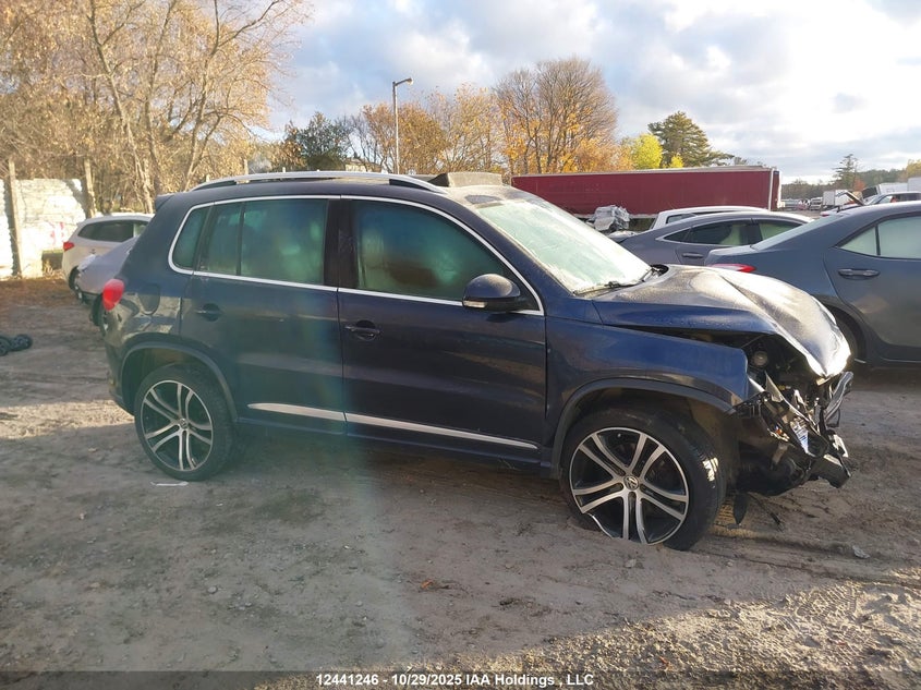 WVGLV7AX9HK006524 2017 VOLKSWAGEN TIGUAN photo no. 14