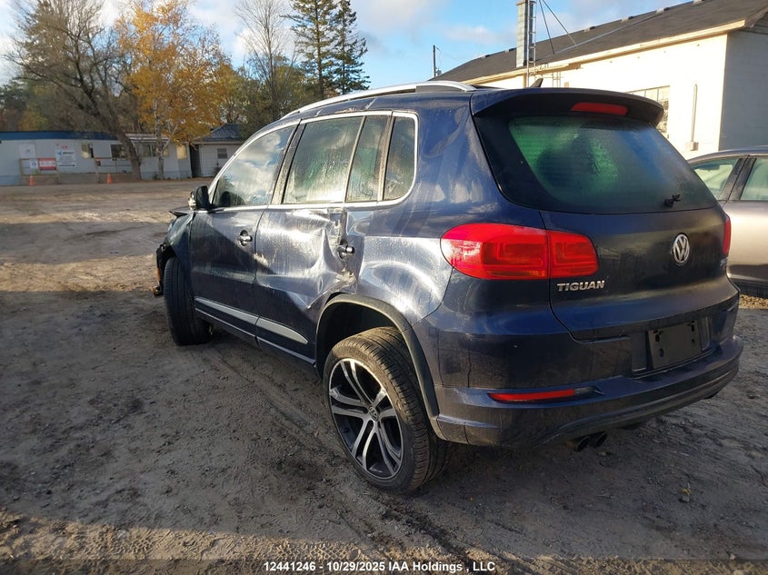 WVGLV7AX9HK006524 2017 VOLKSWAGEN TIGUAN photo no. 3