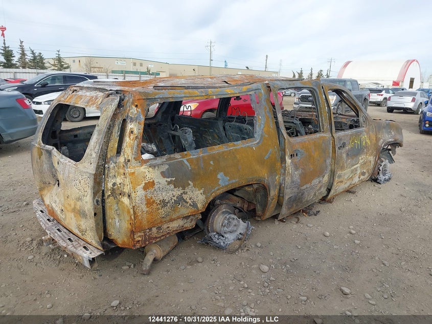 1GNSKHE77DR188998 2013 CHEVROLET SUBURBAN photo no. 4