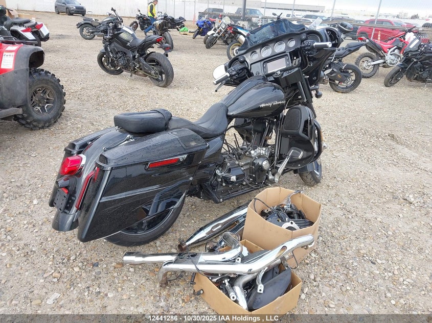 5HD1PXFA6HB959497 2017 HARLEY-DAVIDSON STREET GLIDE photo no. 4