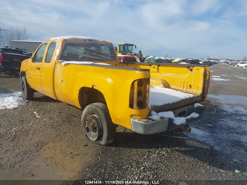 1GT21ZCG8BZ370761 2011 GMC SIERRA photo no. 3