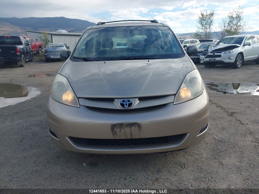 5TDZK29C47S001265 2007 TOYOTA SIENNA photo no. 11