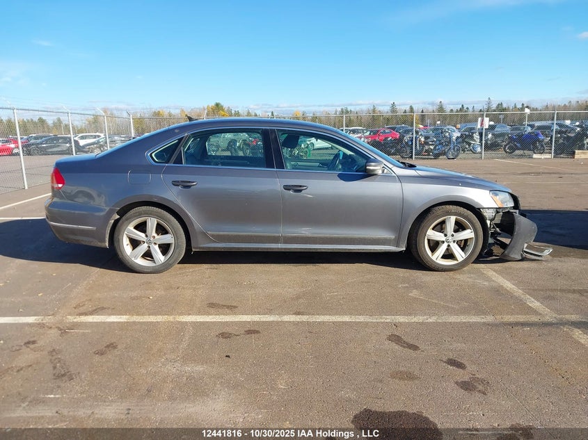 1VWBV7A39FC050380 2015 VOLKSWAGEN PASSAT photo no. 13