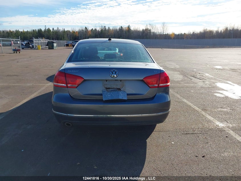 1VWBV7A39FC050380 2015 VOLKSWAGEN PASSAT photo no. 16