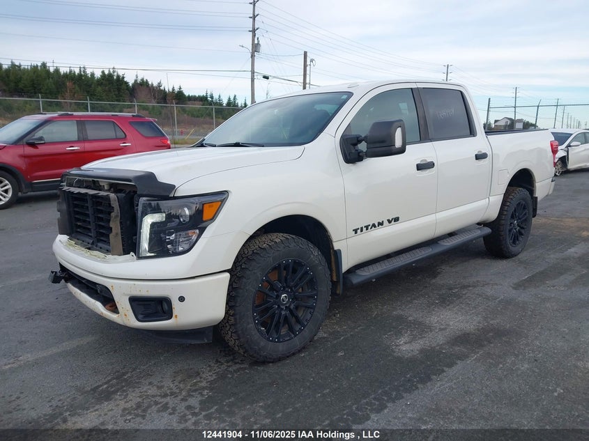 1N6AA1E56JN528445 2018 NISSAN TITAN photo no. 2