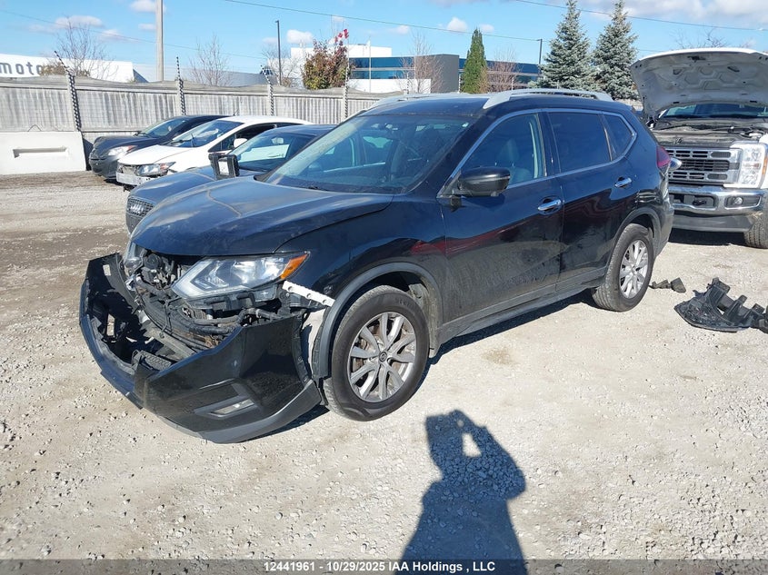 5N1AT2MV2JC766255 2018 NISSAN ROGUE photo no. 2