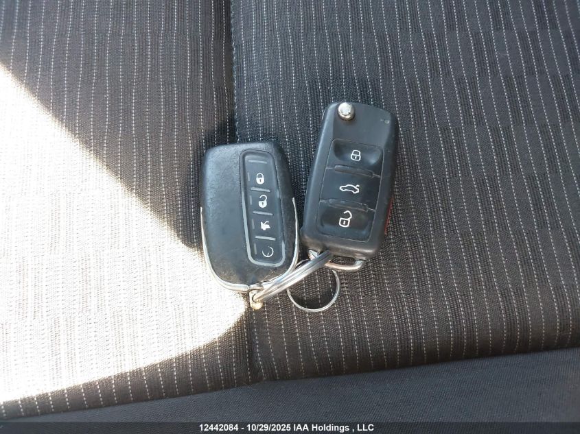 2015 Volkswagen Tiguan Comfortline/Highline/Special Edition/Trendline VIN: WVGJV7AX9FW585561 Lot: 12442084